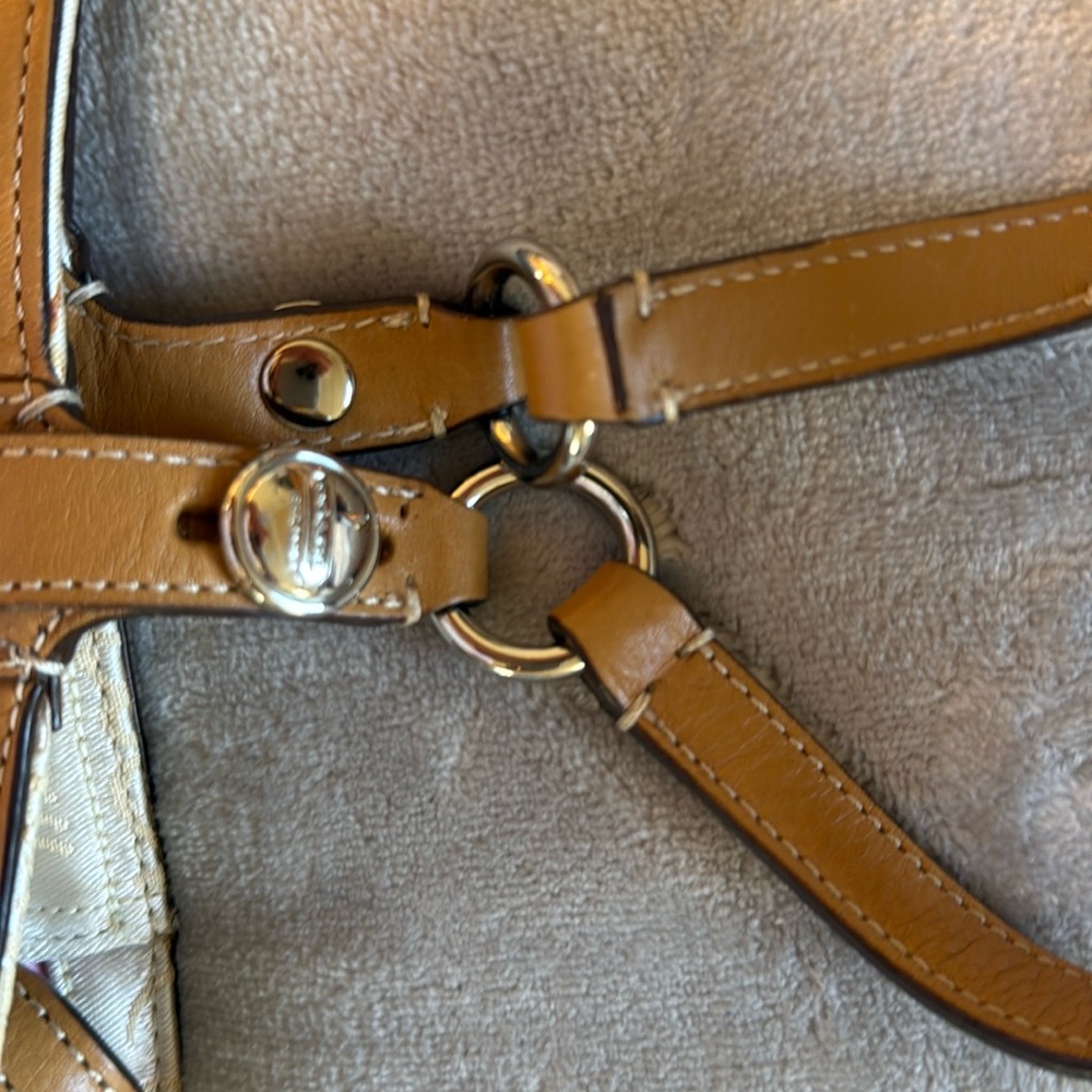 Large Coach purse - Picture 2 of 11